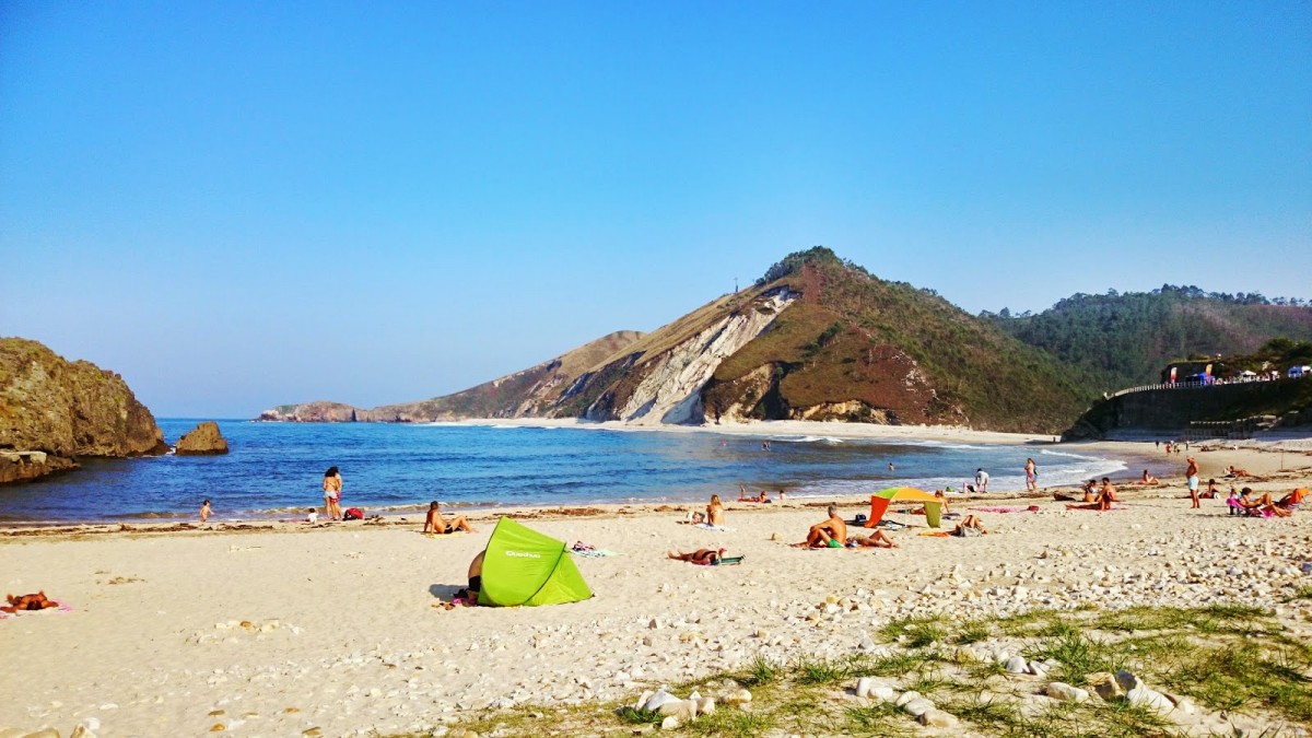 Playa de San Antolin (1 Km)